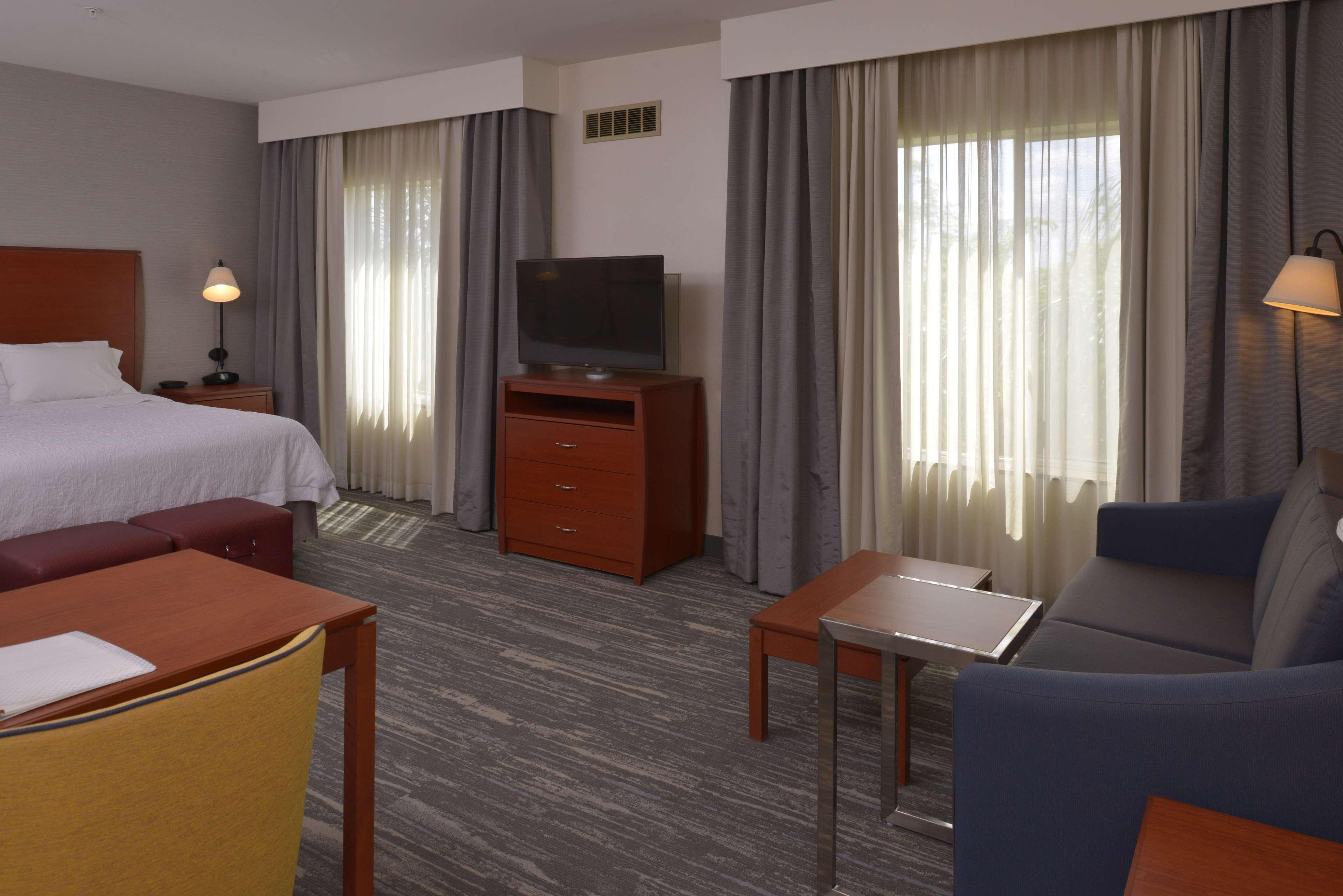 Hampton Inn And Suites Bakersfield North-Airport Екстериор снимка