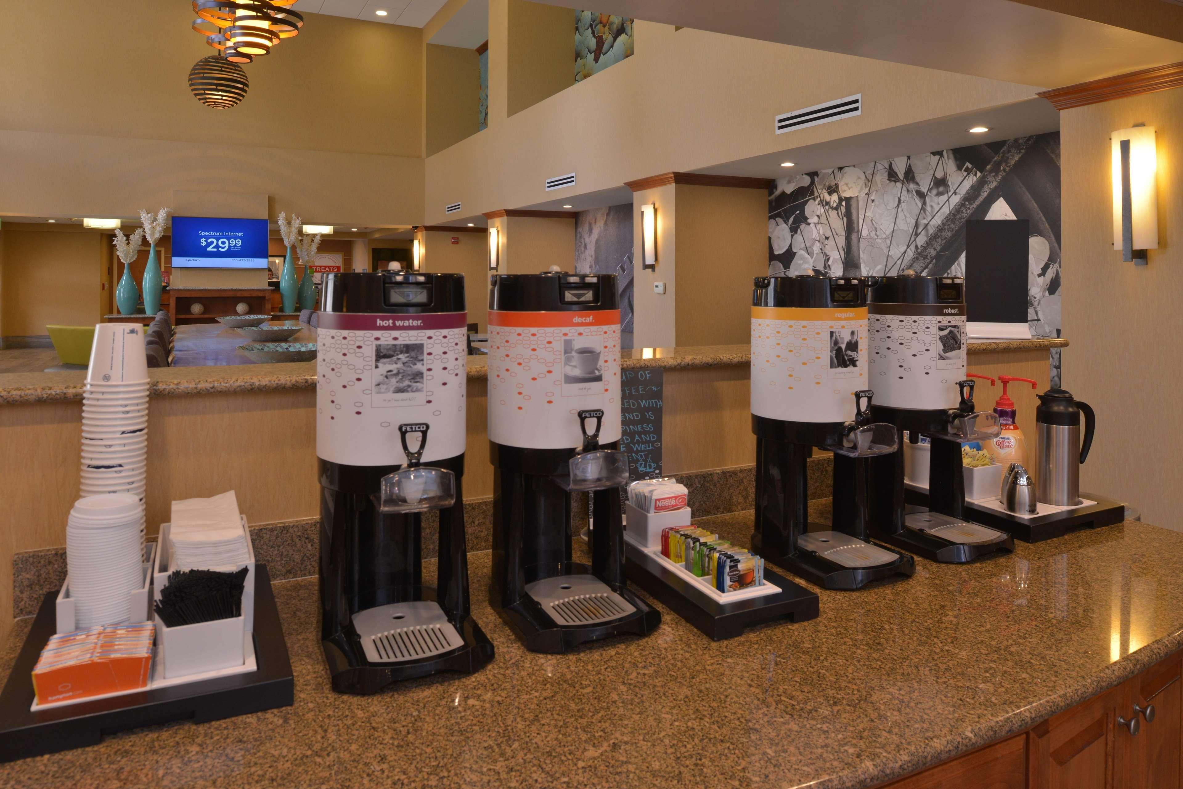 Hampton Inn And Suites Bakersfield North-Airport Екстериор снимка