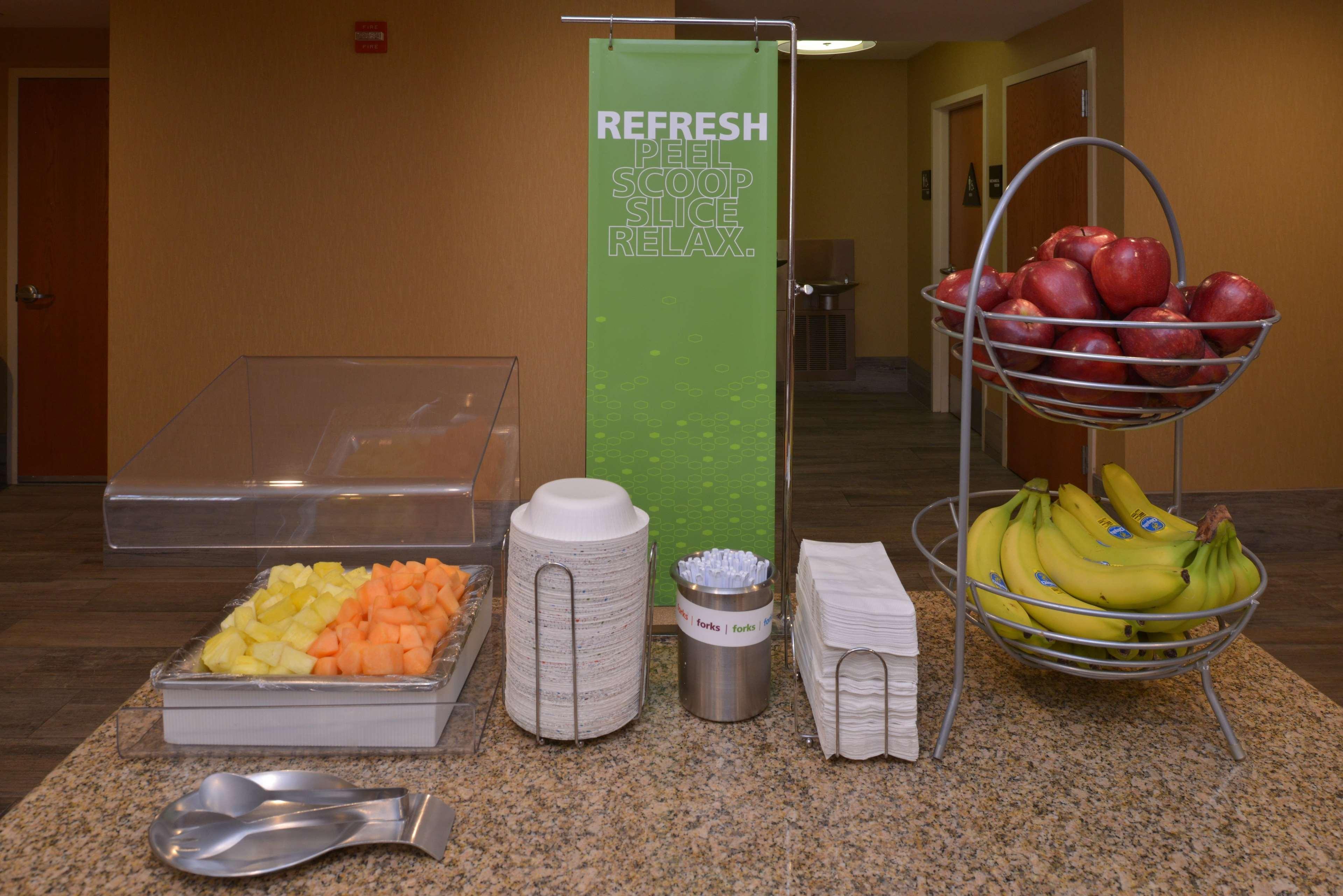 Hampton Inn And Suites Bakersfield North-Airport Екстериор снимка