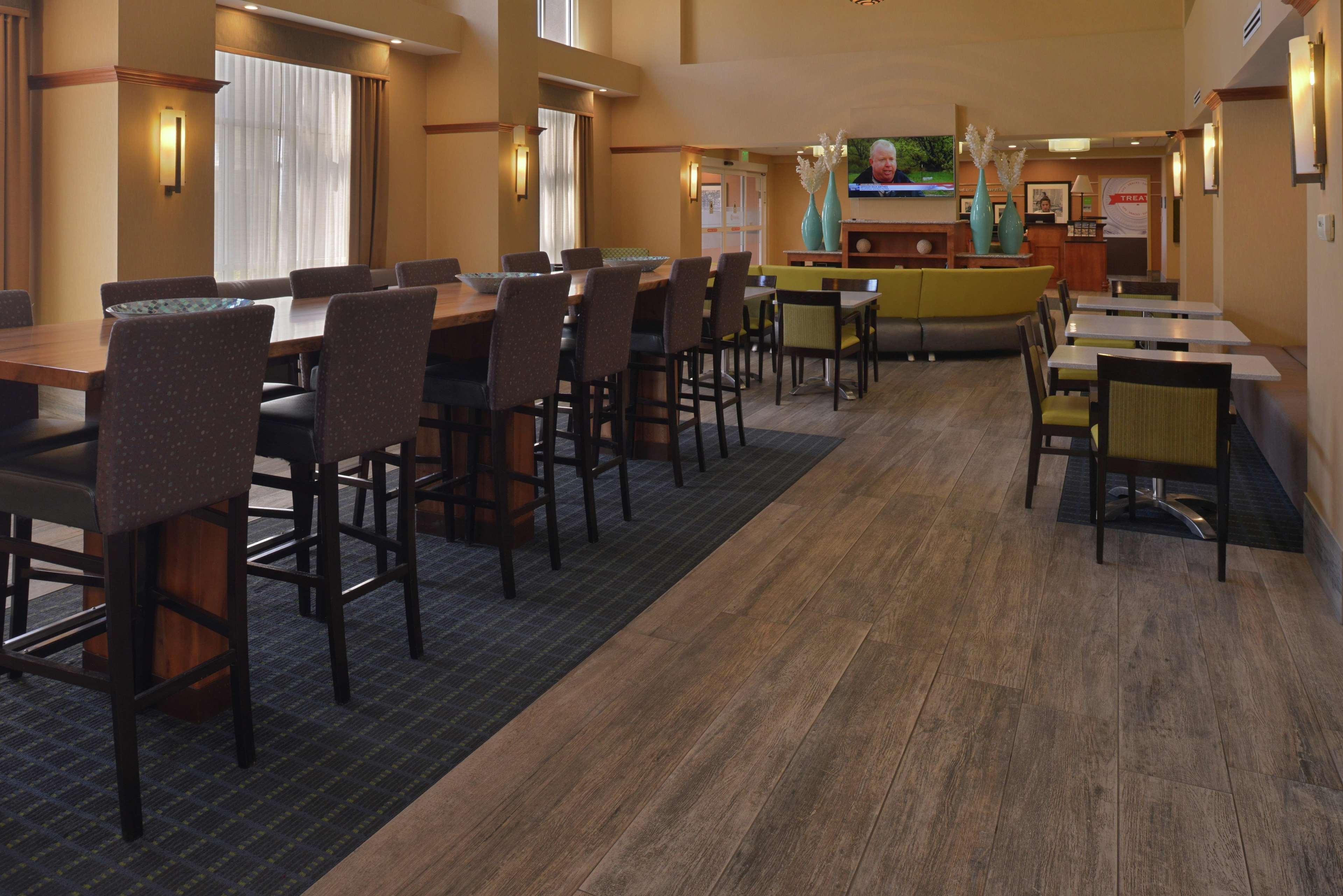 Hampton Inn And Suites Bakersfield North-Airport Екстериор снимка