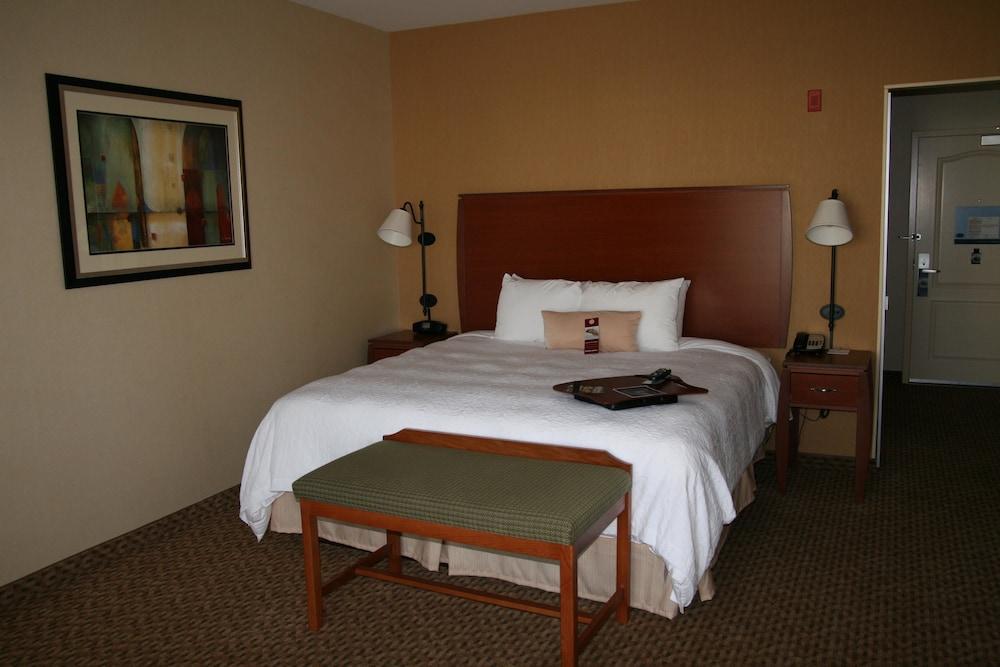 Hampton Inn And Suites Bakersfield North-Airport Екстериор снимка