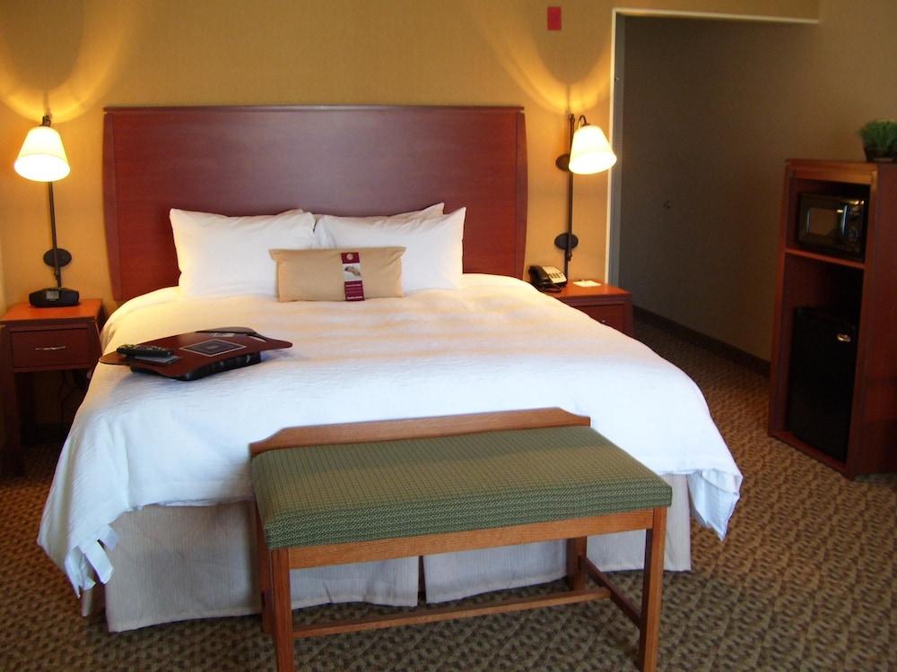 Hampton Inn And Suites Bakersfield North-Airport Екстериор снимка
