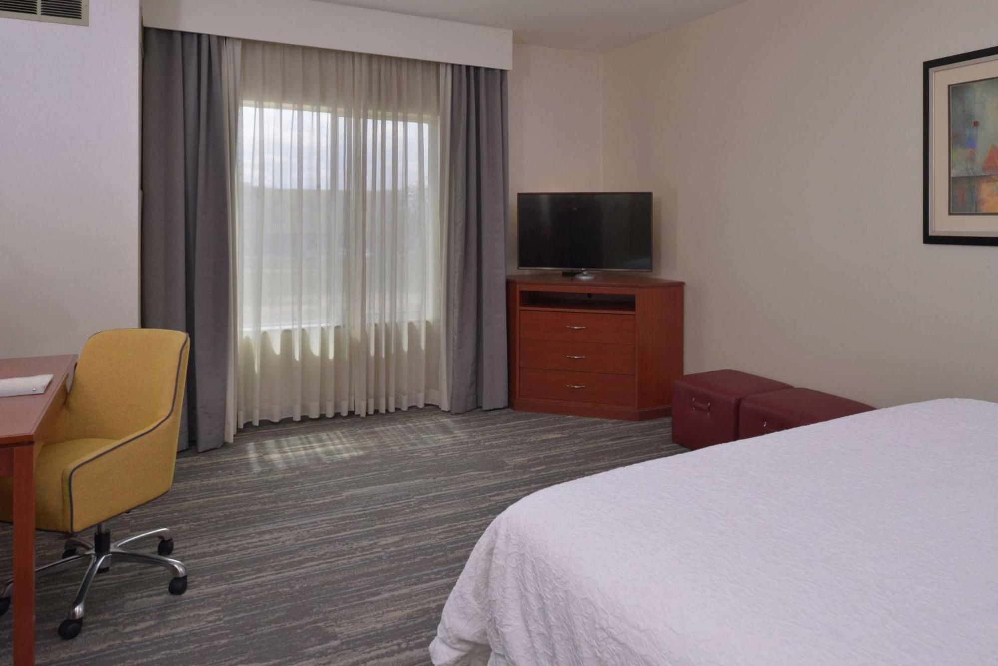 Hampton Inn And Suites Bakersfield North-Airport Екстериор снимка