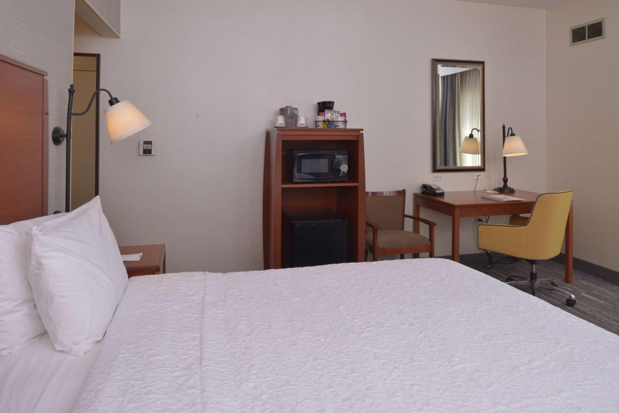 Hampton Inn And Suites Bakersfield North-Airport Екстериор снимка
