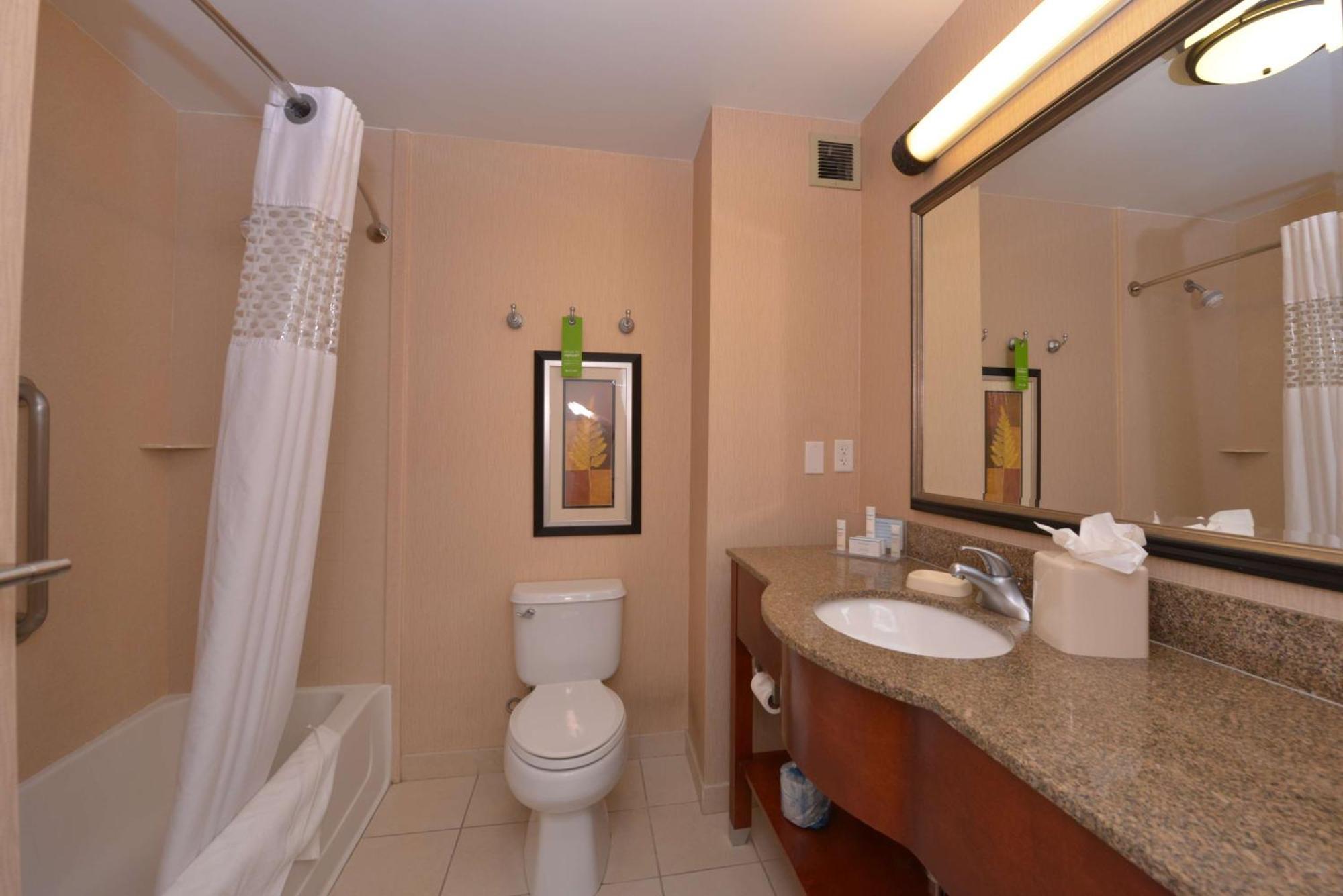 Hampton Inn And Suites Bakersfield North-Airport Екстериор снимка