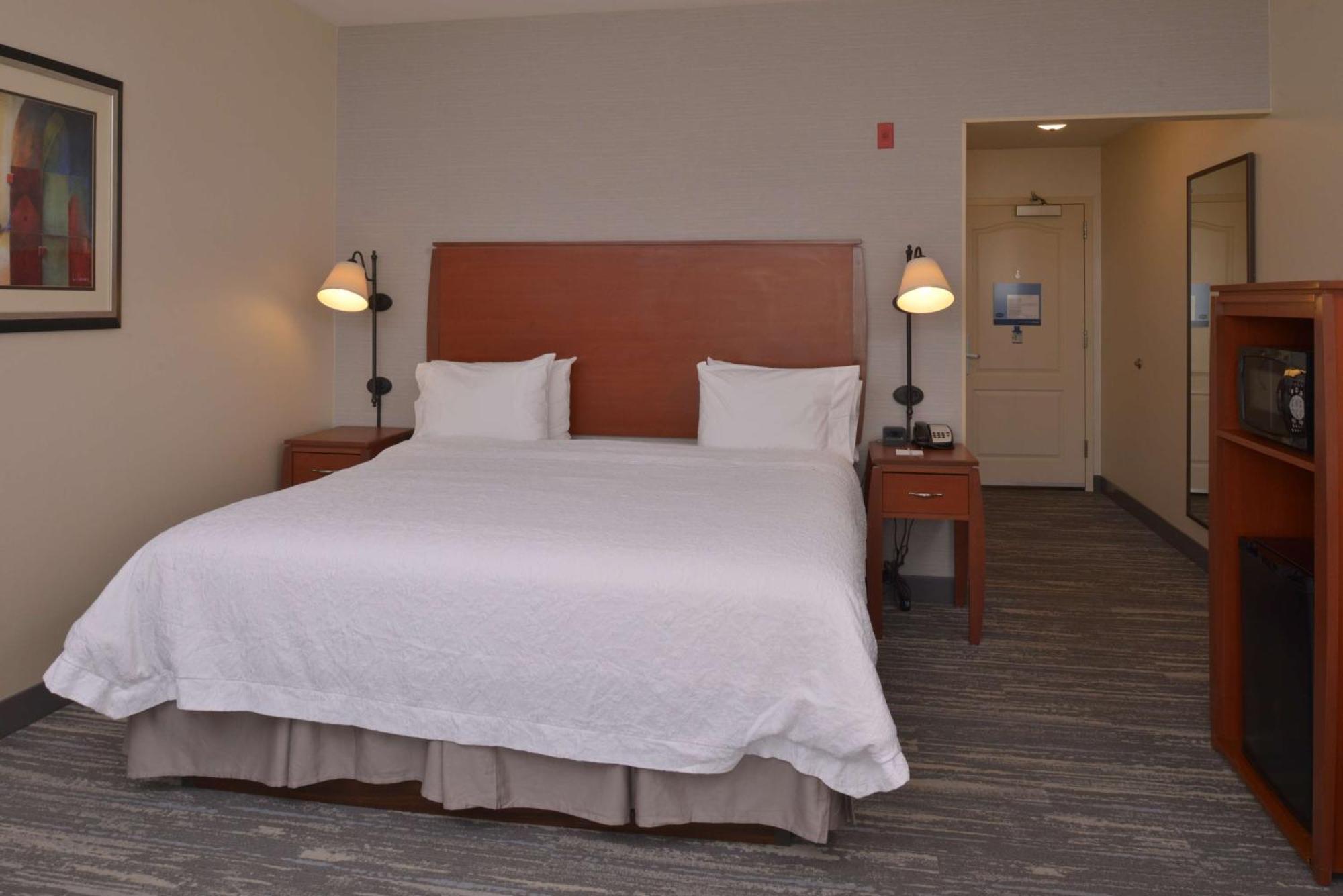 Hampton Inn And Suites Bakersfield North-Airport Екстериор снимка