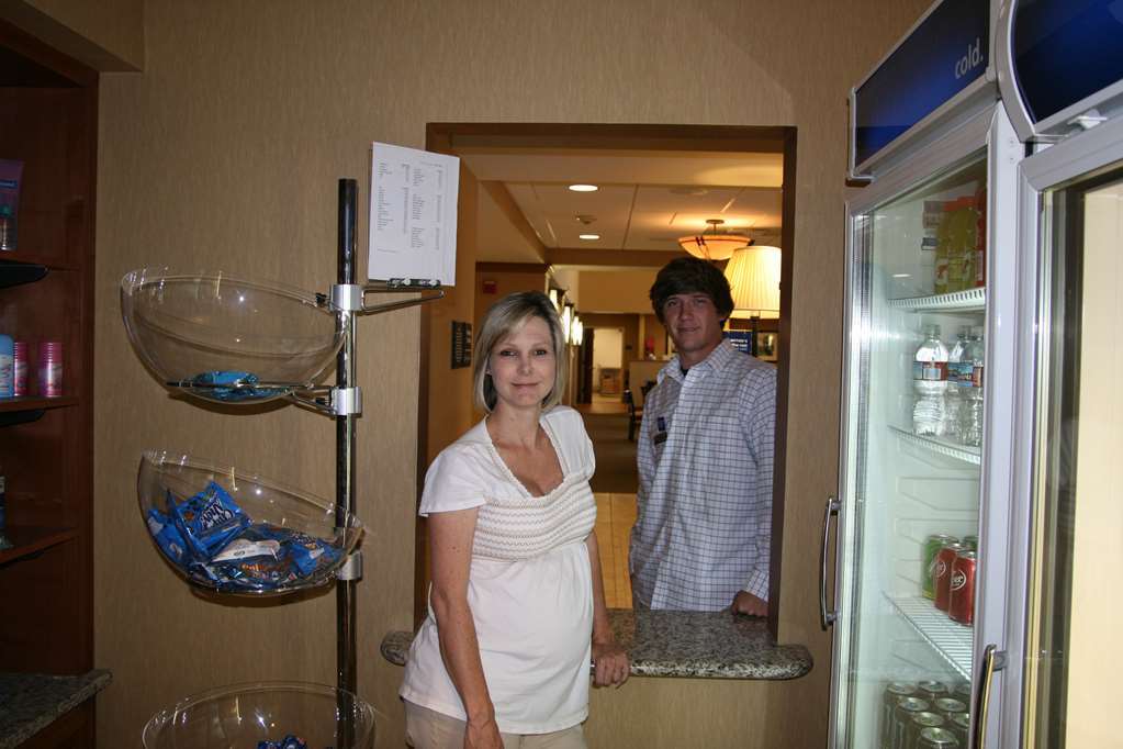 Hampton Inn And Suites Bakersfield North-Airport Ресторант снимка